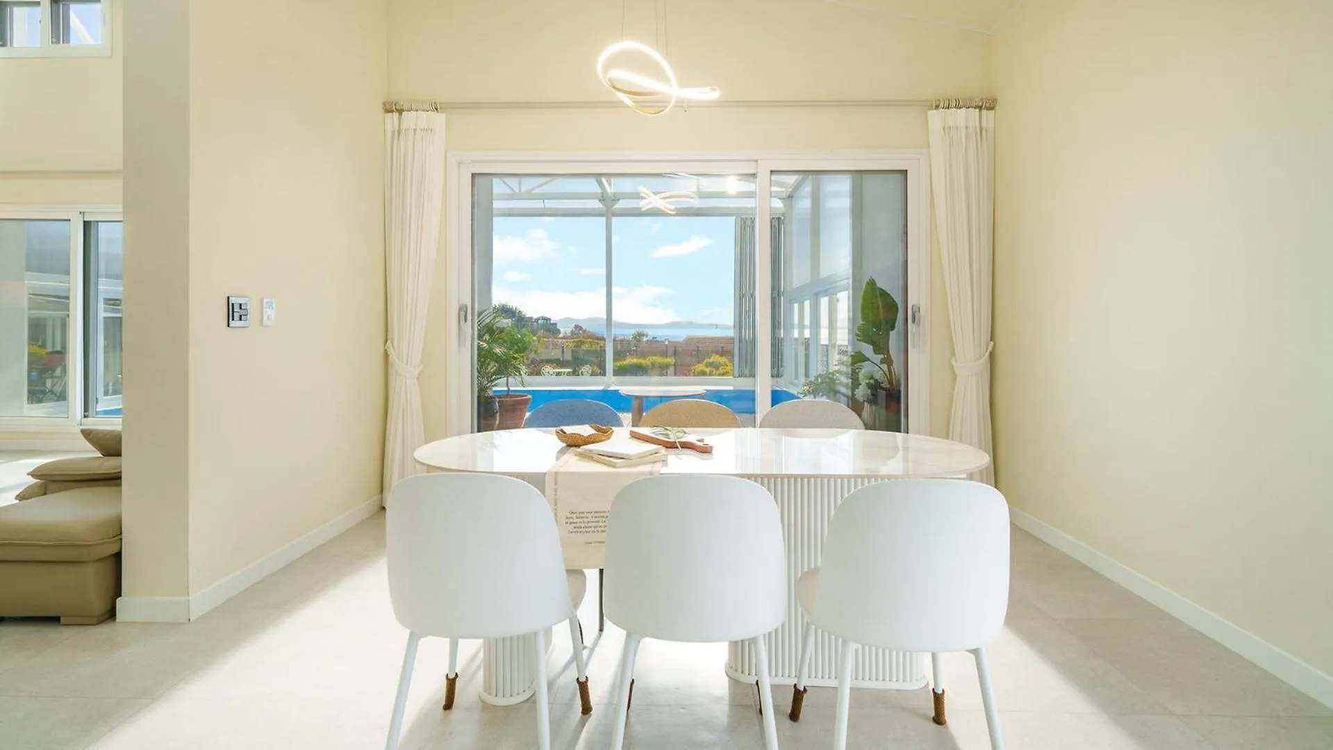 Ganghwado Narangstay Poolvilla Pension Incheon Holiday home
